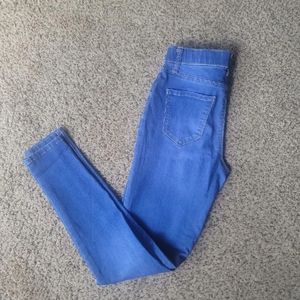 Arizona jean Co pants size 3. Very stretchy and flattering.